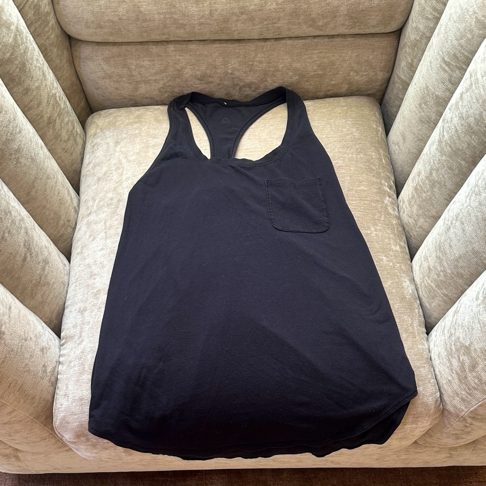 Lululemon tank top with front pocket detail